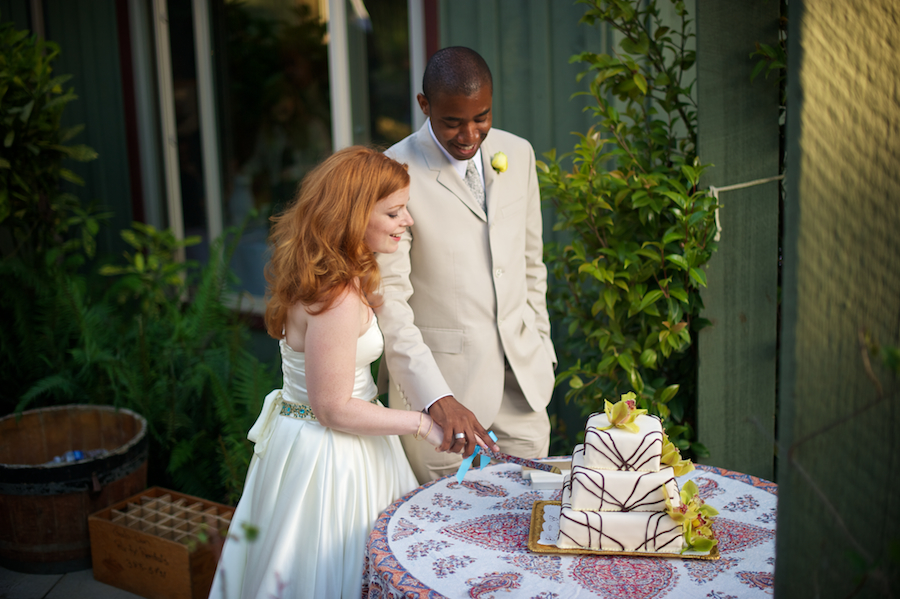 Victoria-Wedding-Photographer-Ceremony-Reception-Wedding-Cake-Cutting